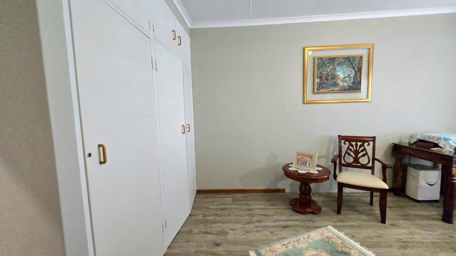 4 Bedroom Property for Sale in Kleinbaai Western Cape